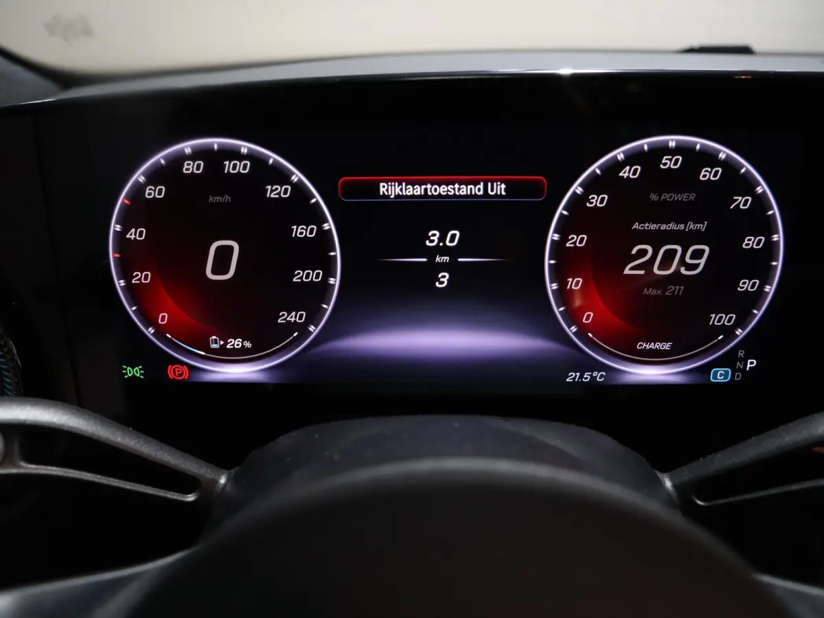 250+ Launch Edition 85.5 kWh | Night | Panoramadak | Stoelverwarming | DISTRONIC | Achteruitrijcamera | Dodehoekassistent | Trekhaak |
