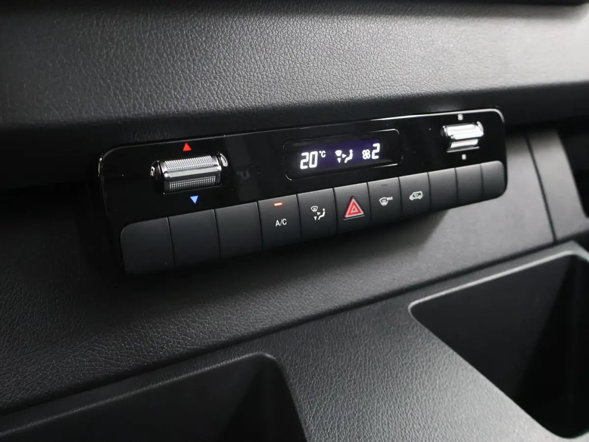 315 CDI | Aut. | Chassis | L3 | 3500 KG. AHW | Airco | Cruise Control | MBUX Navigatie | Apple Carplay/Android Auto | Lane-Assist | Vierseizoenenbanden | Comfort Bestuurdersstoel | 3500 KG. 
