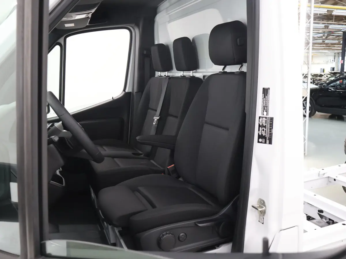 315 CDI | Aut. | Chassis | L3 | 3500 KG. AHW | Airco | Cruise Control | MBUX Navigatie | Apple Carplay/Android Auto | Lane-Assist | Vierseizoenenbanden | Comfort Bestuurdersstoel | 3500 KG. 