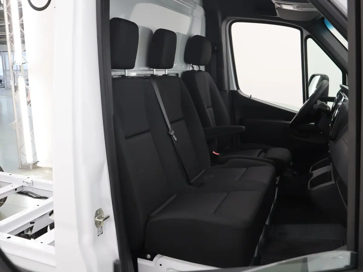 315 CDI | Aut. | Chassis | L3 | 3500 KG. AHW | Airco | Cruise Control | MBUX Navigatie | Apple Carplay/Android Auto | Lane-Assist | Vierseizoenenbanden | Comfort Bestuurdersstoel | 3500 KG. 