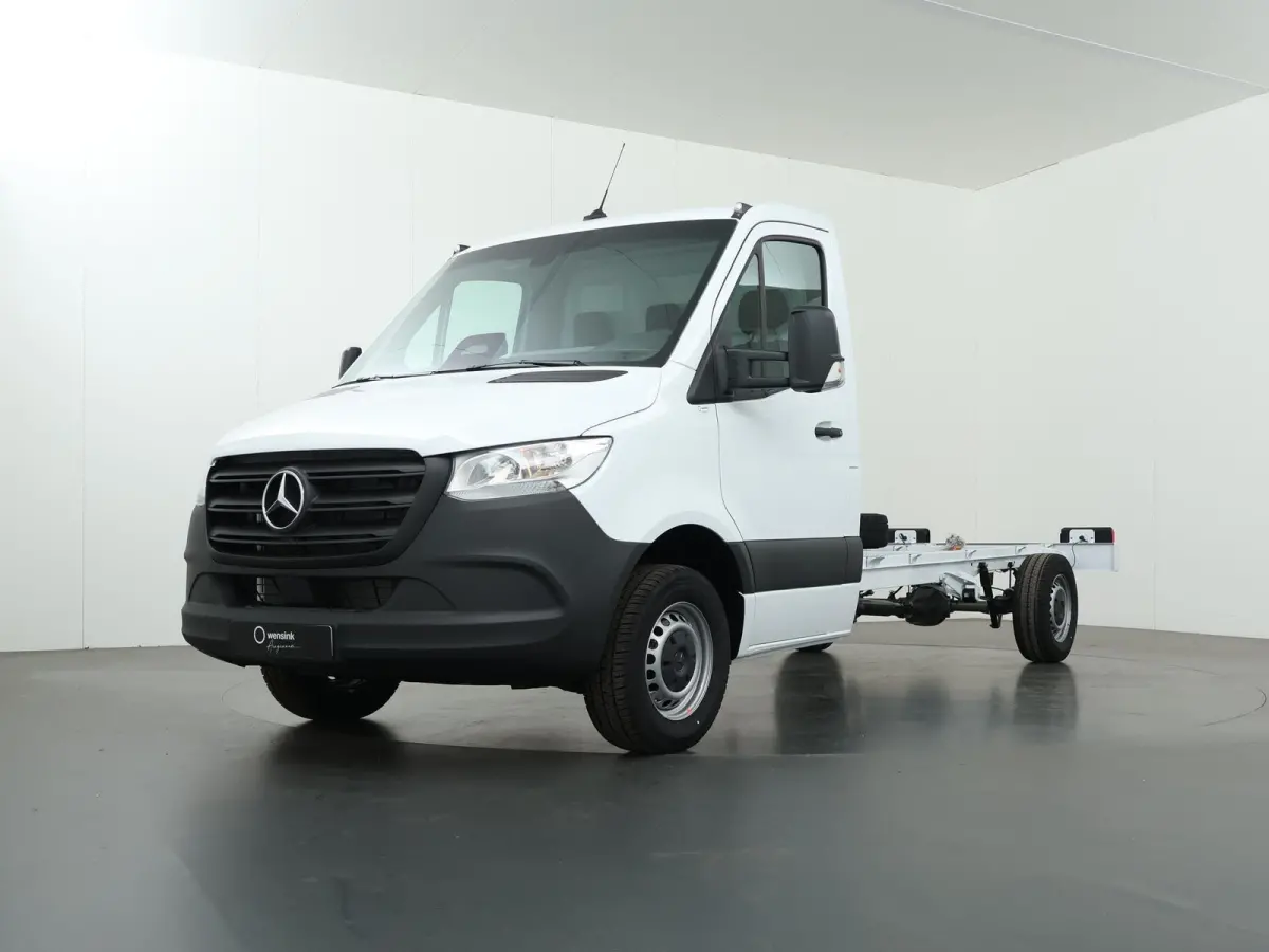 315 CDI | Aut. | Chassis | L3 | 3500 KG. AHW | Airco | Cruise Control | MBUX Navigatie | Apple Carplay/Android Auto | Lane-Assist | Vierseizoenenbanden | Comfort Bestuurdersstoel | 3500 KG. 
