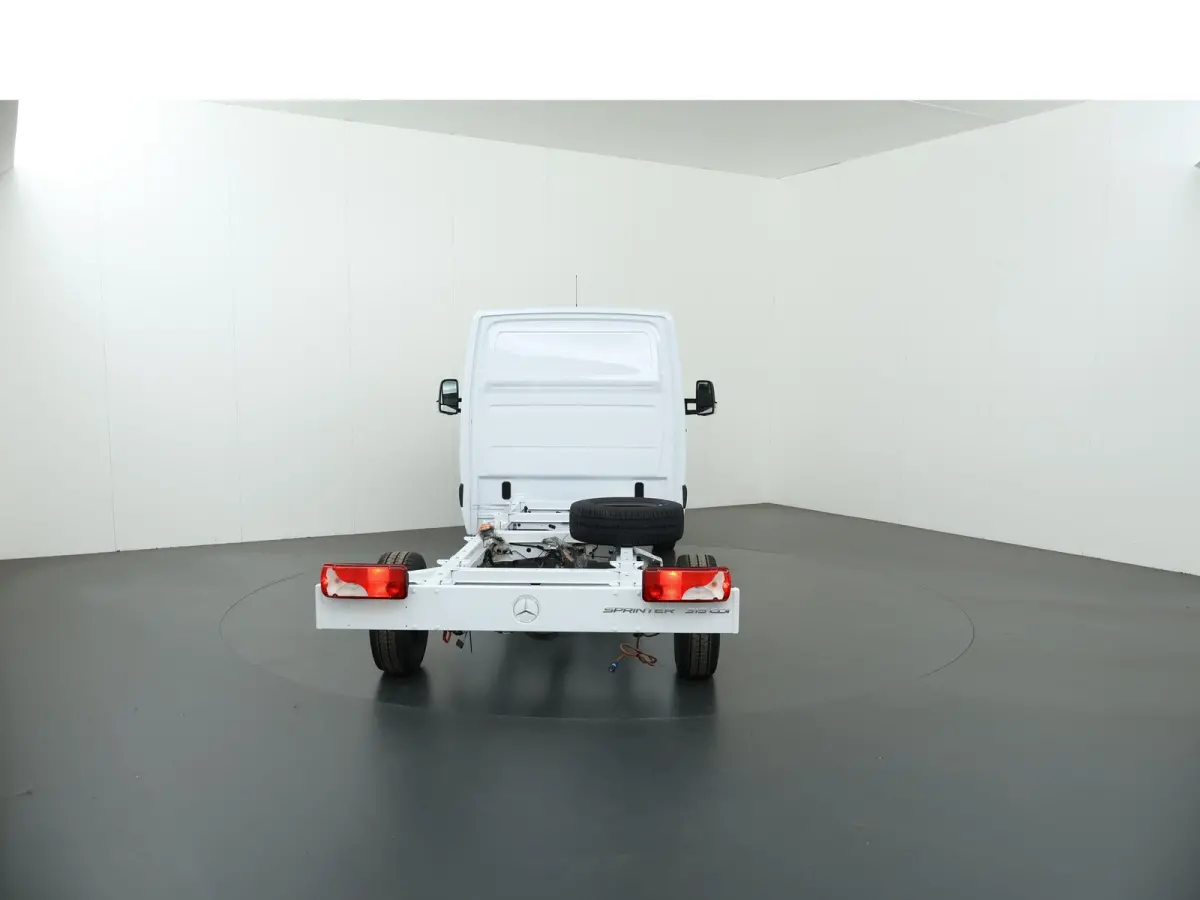 315 CDI | Aut. | Chassis | L3 | 3500 KG. AHW | Airco | Cruise Control | MBUX Navigatie | Apple Carplay/Android Auto | Lane-Assist | Vierseizoenenbanden | Comfort Bestuurdersstoel | 3500 KG. 