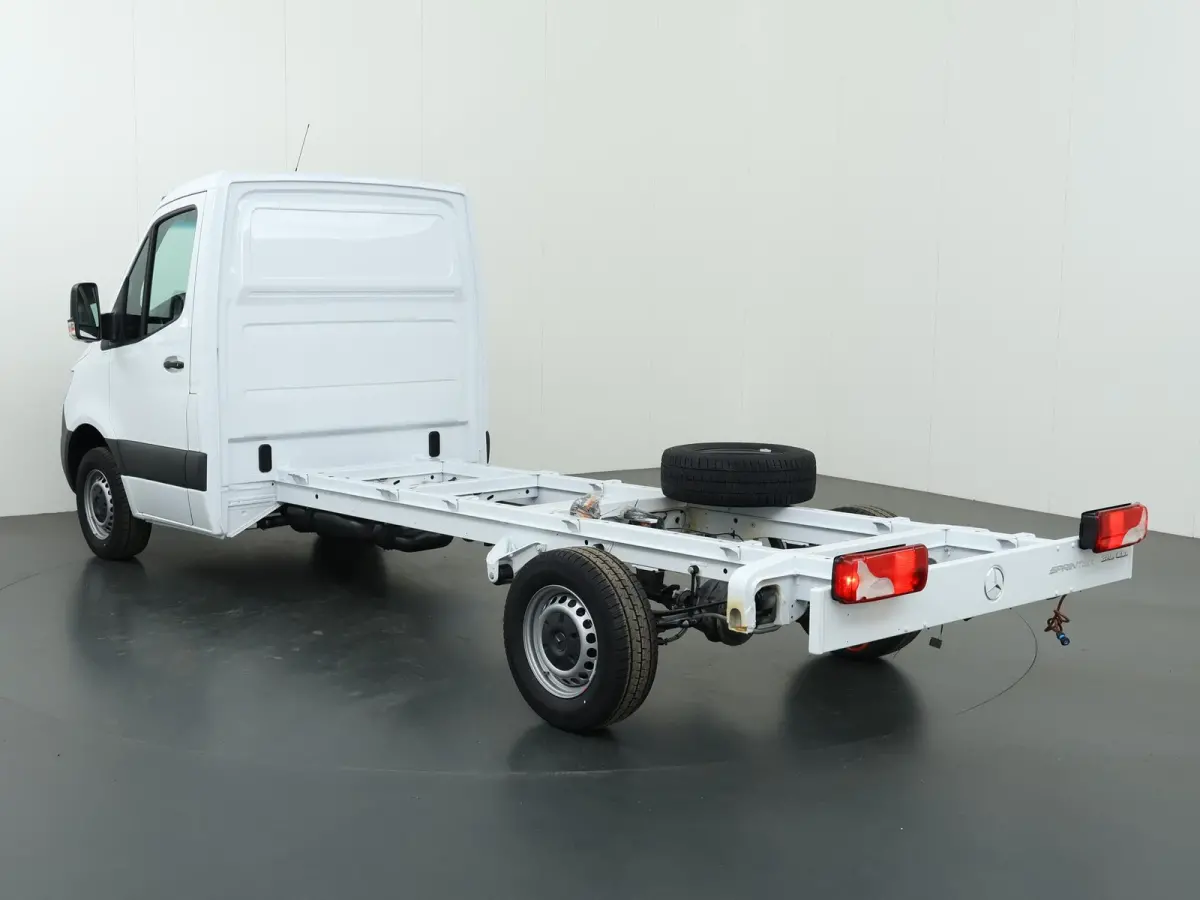315 CDI | Aut. | Chassis | L3 | 3500 KG. AHW | Airco | Cruise Control | MBUX Navigatie | Apple Carplay/Android Auto | Lane-Assist | Vierseizoenenbanden | Comfort Bestuurdersstoel | 3500 KG. 