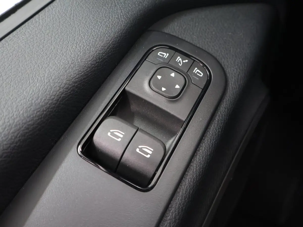 414 L2 H2 RWD PRO 81kWh | Trekhaak | Smartphone integratie pakket | 115 kW Snelladen | Achteruitrijcamera | Standkachel | Stoelverwarming |