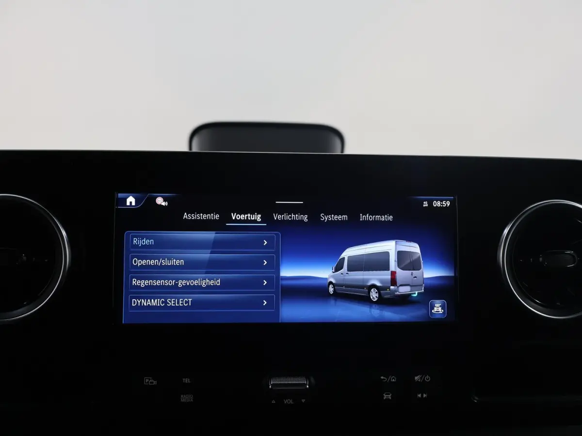414 L2 H2 RWD PRO 81kWh | Trekhaak | Smartphone integratie pakket | 115 kW Snelladen | Achteruitrijcamera | Standkachel | Stoelverwarming |