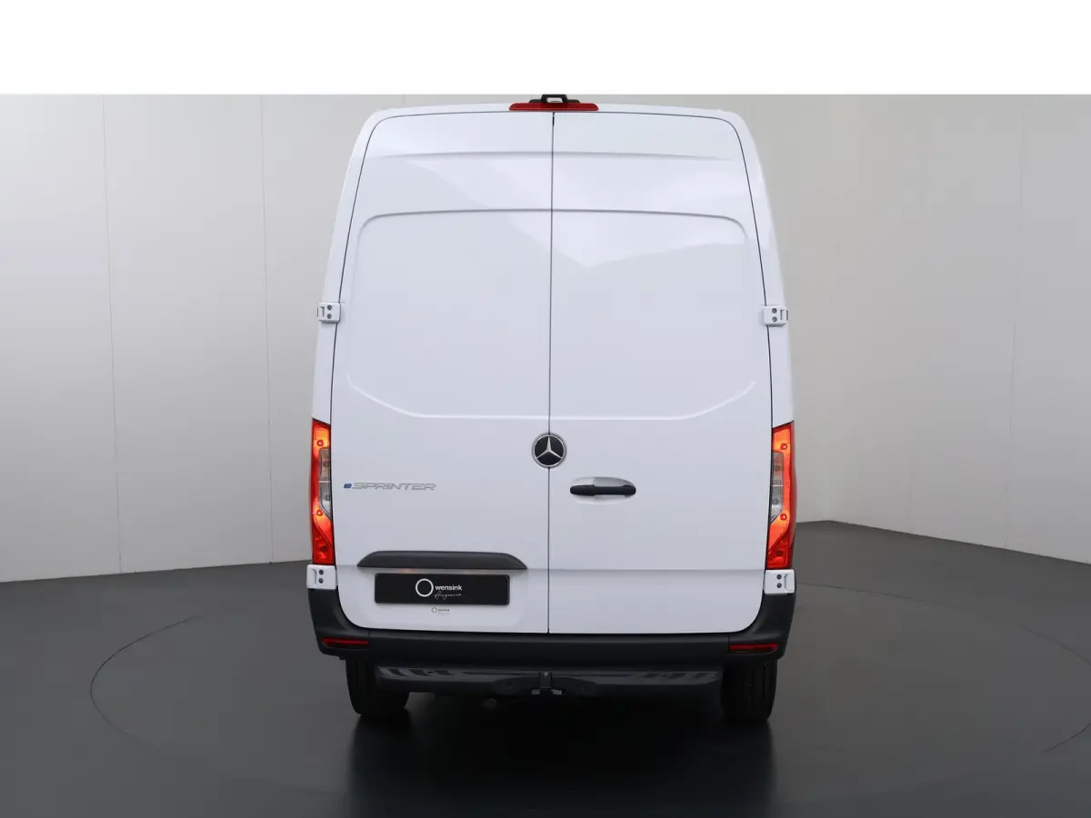 414 L2 H2 RWD PRO 81kWh | Trekhaak | Smartphone integratie pakket | 115 kW Snelladen | Achteruitrijcamera | Standkachel | Stoelverwarming |
