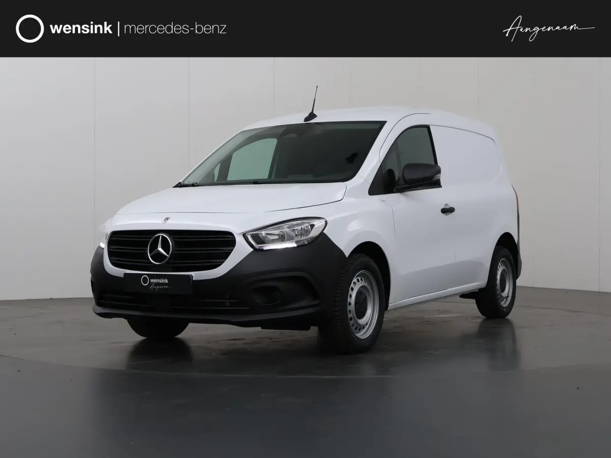 108 CDI L1 Base | Achteruitrijcamera | All Seasons | Airconditioning | Achterdeuren | Multifunctioneel stuurwiel |