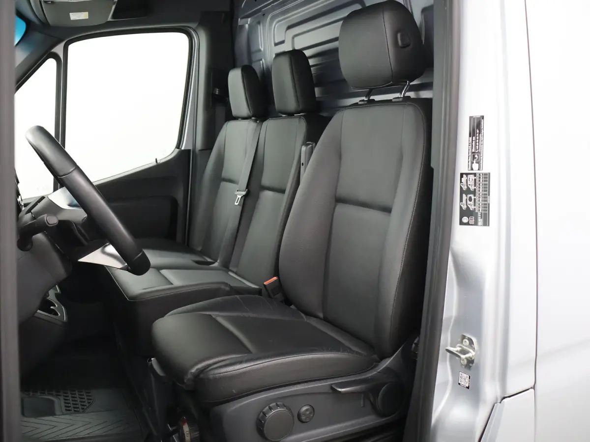 319 CDI | Aut. | L2 H2 | Select | LED Koplampen | 3-zits | Achteruitrijcamera | Navigatie | Apple Carplay/Android Auto | 3500 KG. AHW | Distronic Plus | LM Velgen | Certified