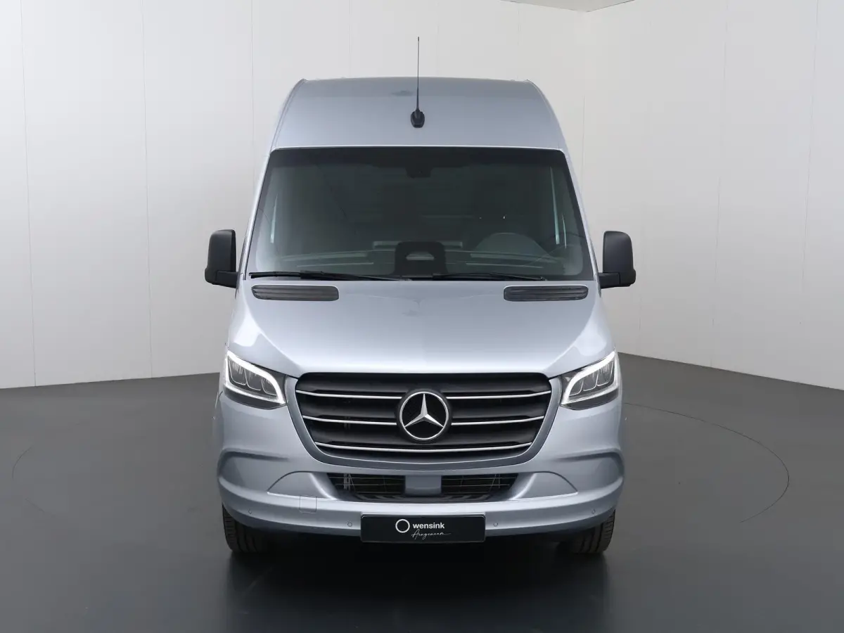319 CDI | Aut. | L2 H2 | Select | LED Koplampen | 3-zits | Achteruitrijcamera | Navigatie | Apple Carplay/Android Auto | 3500 KG. AHW | Distronic Plus | LM Velgen | Certified