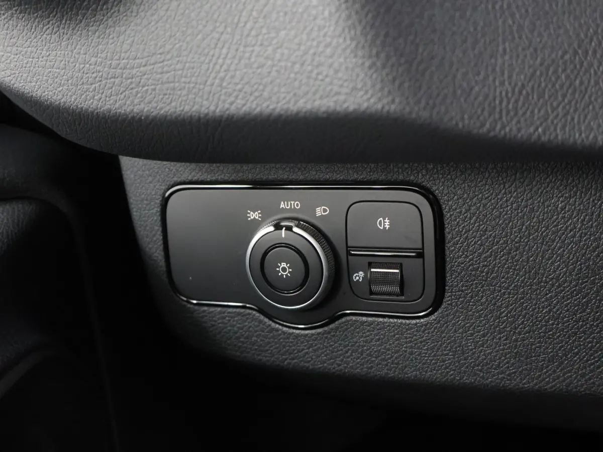 319 CDI | Aut. | L2 H2 | Select | LED Koplampen | 3-zits | Achteruitrijcamera | Navigatie | Apple Carplay/Android Auto | 3500 KG. AHW | Distronic Plus | LM Velgen | Certified