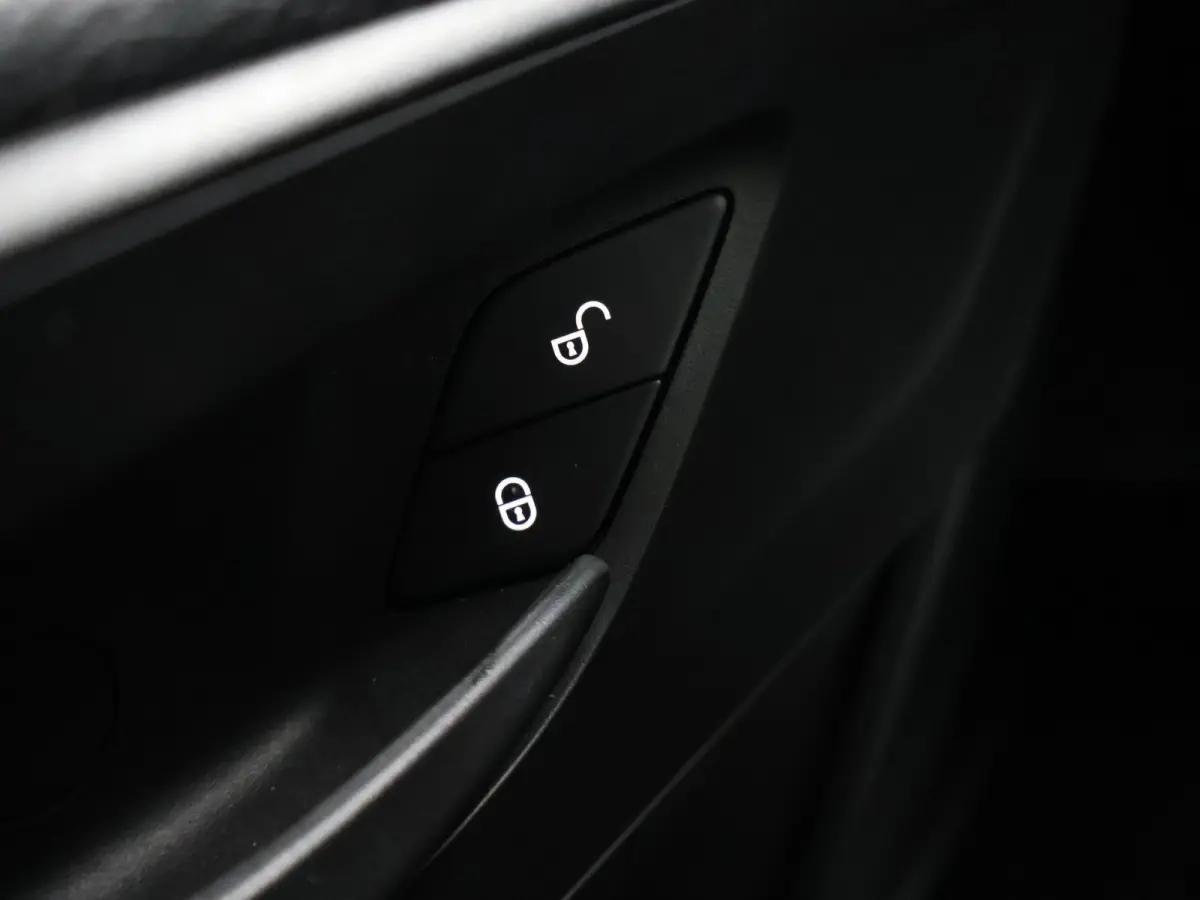 317 CDI | Aut. | L2 H2 | Pro | 3-zits | Airco | Cruise Control | 3500 KG. AHW | Parkeercamera | Certified