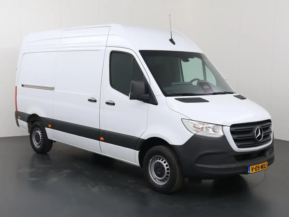 317 CDI | Aut. | L2 H2 | Pro | 3-zits | Airco | Cruise Control | 3500 KG. AHW | Parkeercamera | Certified