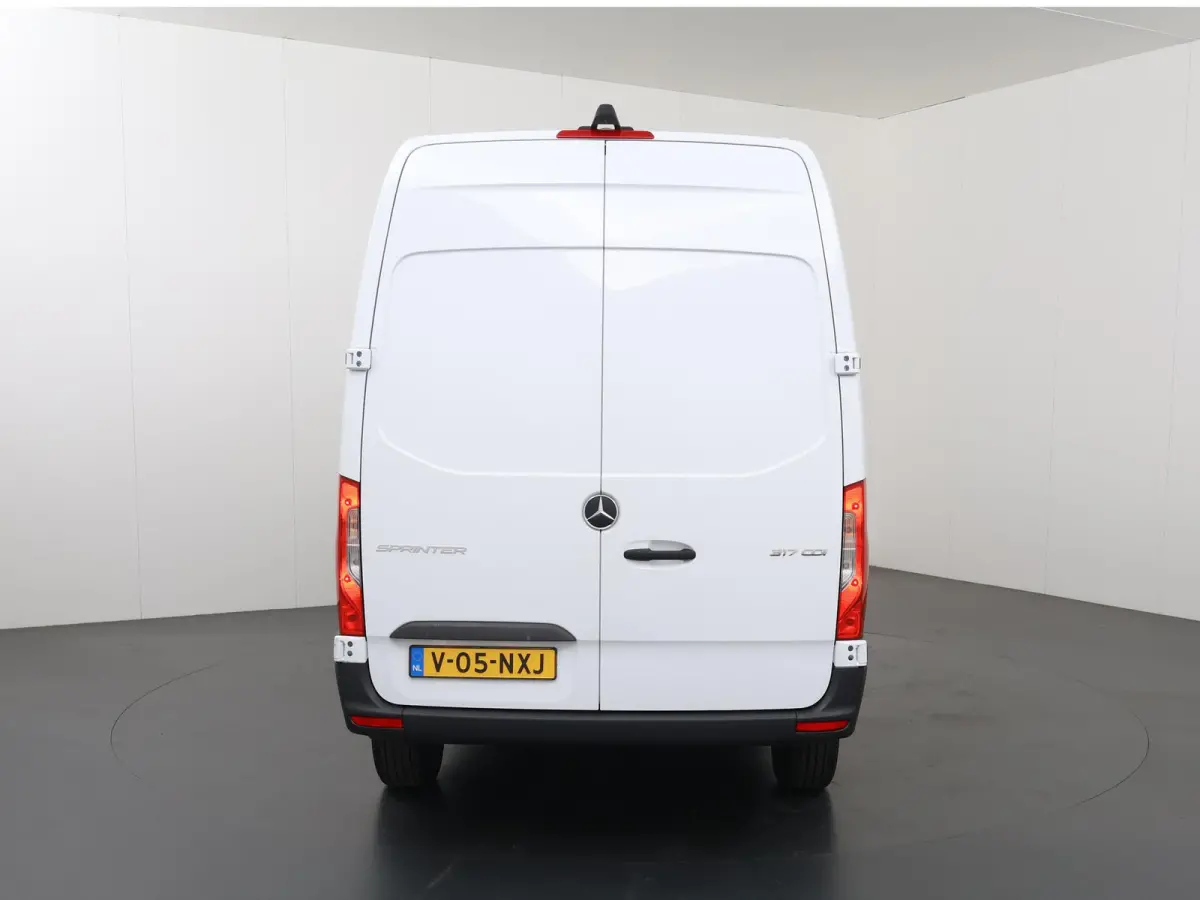 317 CDI | Aut. | L2 H2 | Pro | 3-zits | Airco | Cruise Control | 3500 KG. AHW | Parkeercamera | Certified