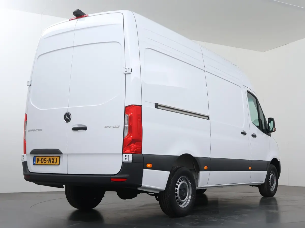 317 CDI | Aut. | L2 H2 | Pro | 3-zits | Airco | Cruise Control | 3500 KG. AHW | Parkeercamera | Certified