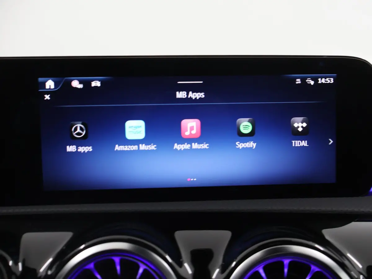 180 Business Solution AMG | Panoramaschuifdak | Premium Plus | Nightpakket | 19"Multispaak AMG velgen | Stoelverwarming |  360° camera | Head-up display |