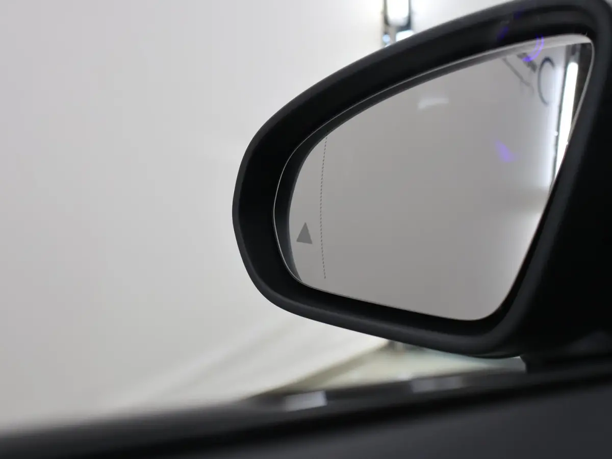 180 Business Solution AMG | Panoramaschuifdak | Premium Plus | Nightpakket | 19"Multispaak AMG velgen | Stoelverwarming |  360° camera | Head-up display |