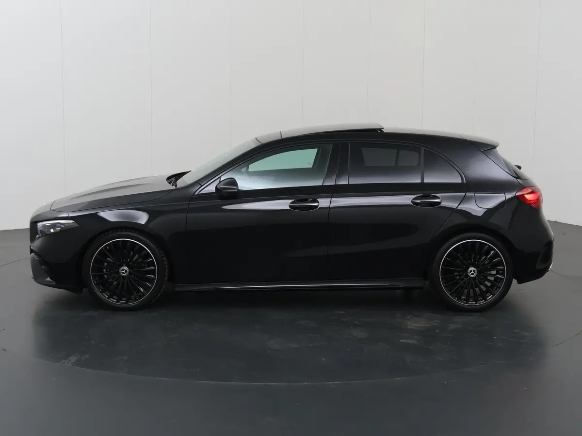 180 Business Solution AMG | Panoramaschuifdak | Premium Plus | Nightpakket | 19"Multispaak AMG velgen | Stoelverwarming |  360° camera | Head-up display |