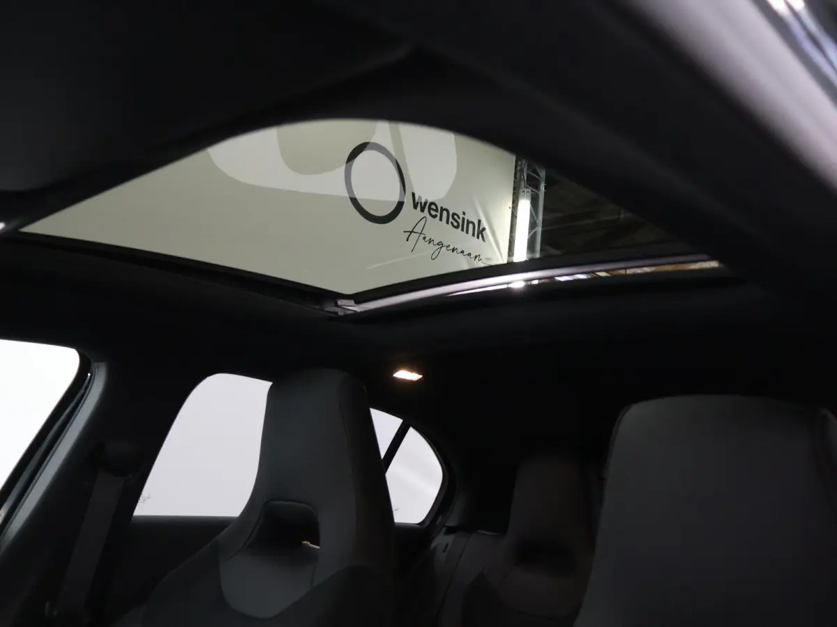 180 Business Solution AMG | Panoramaschuifdak | Premium Plus | Nightpakket | 19"Multispaak AMG velgen | Stoelverwarming |  360° camera | Head-up display |