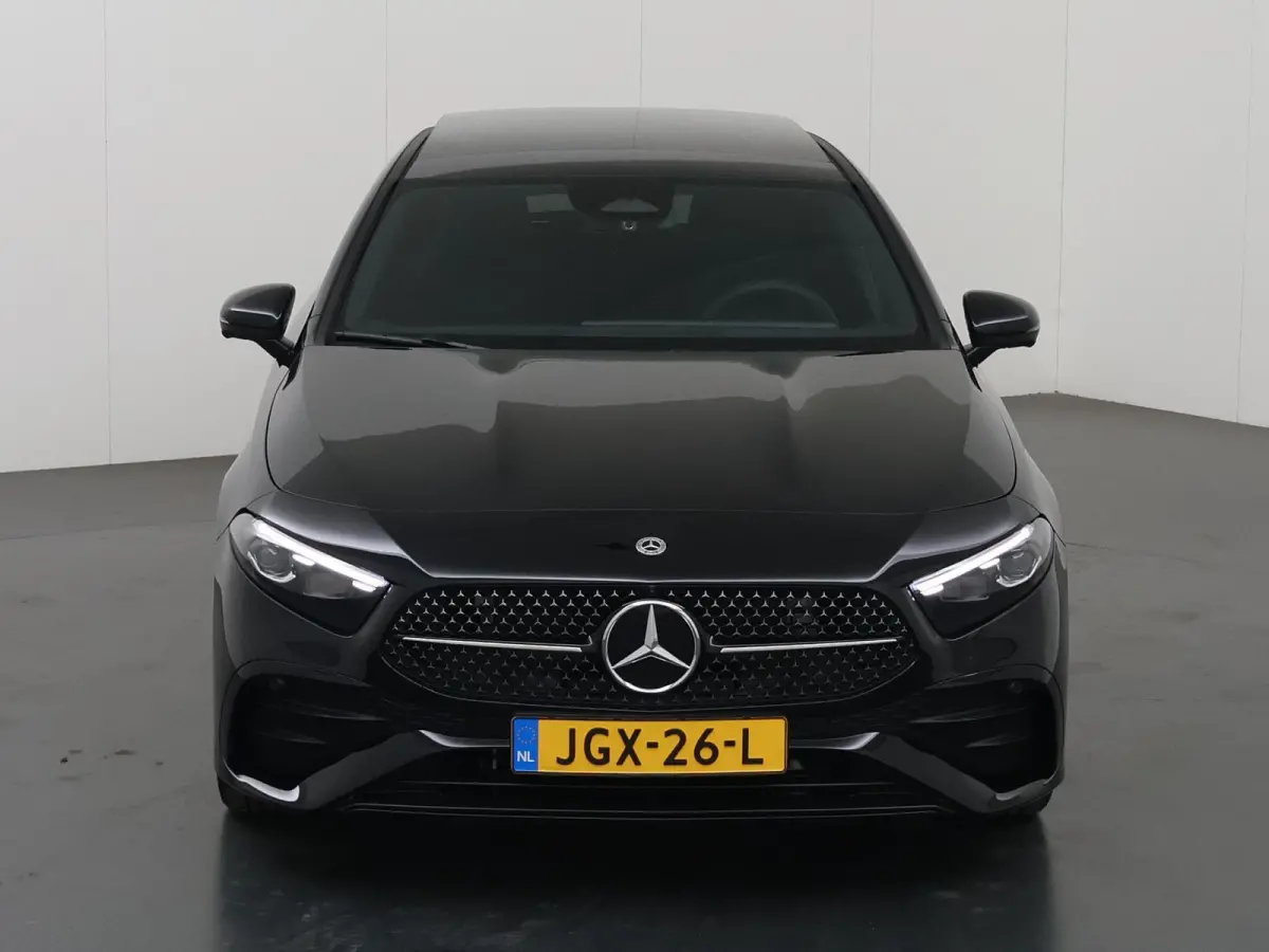 180 Business Solution AMG | Panoramaschuifdak | Premium Plus | Nightpakket | 19"Multispaak AMG velgen | Stoelverwarming |  360° camera | Head-up display |