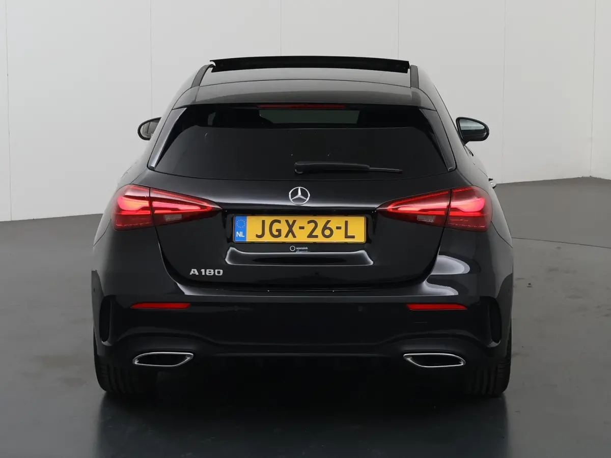 180 Business Solution AMG | Panoramaschuifdak | Premium Plus | Nightpakket | 19"Multispaak AMG velgen | Stoelverwarming |  360° camera | Head-up display |