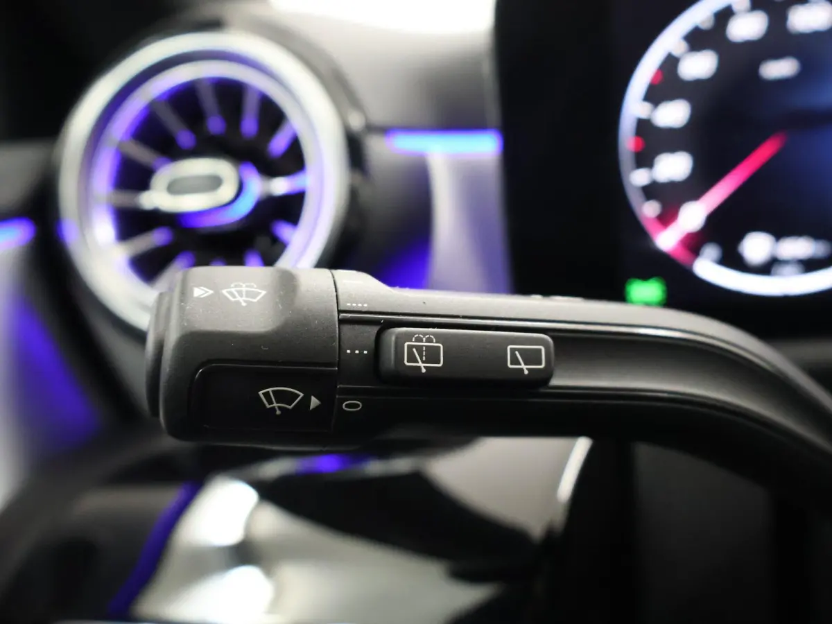 180 Business Solution AMG | Panoramaschuifdak | Premium Plus | Nightpakket | 19"Multispaak AMG velgen | Stoelverwarming |  360° camera | Head-up display |