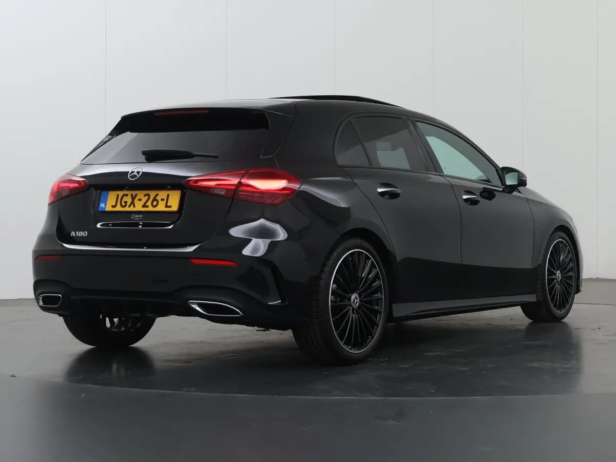 180 Business Solution AMG | Panoramaschuifdak | Premium Plus | Nightpakket | 19"Multispaak AMG velgen | Stoelverwarming |  360° camera | Head-up display |