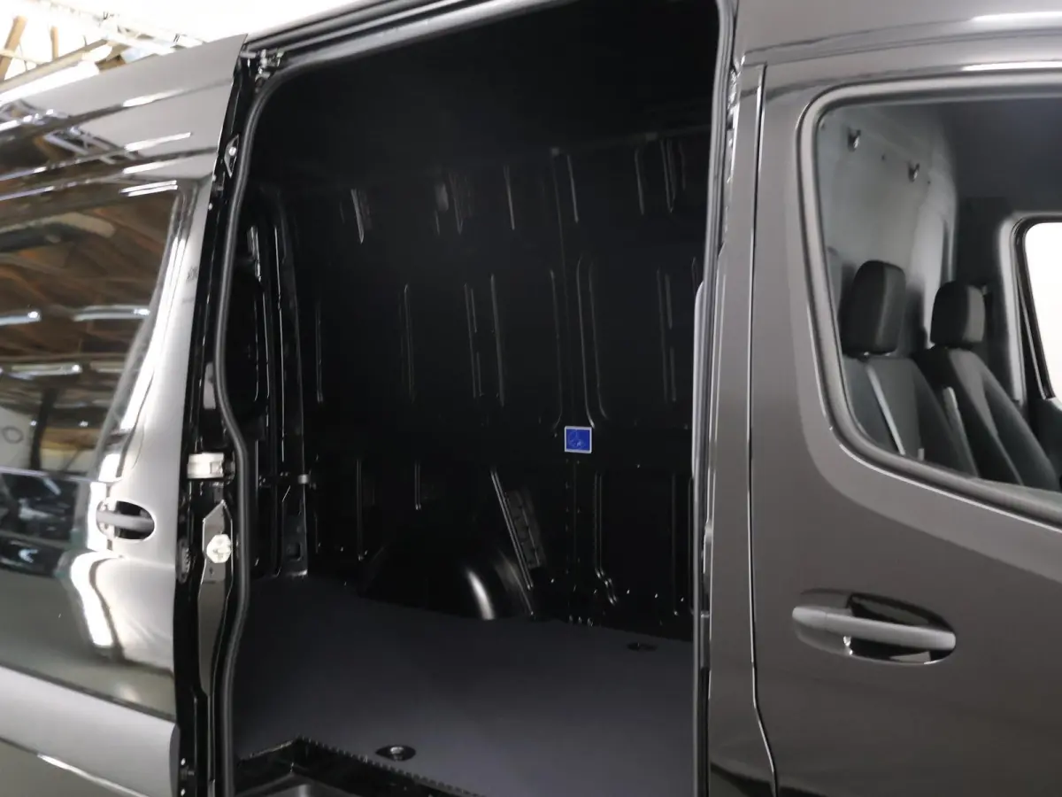 314 L2 H2 RWD PRO 81kWh | Comfortbestuurdersstoel | Trekhaak | Smartphone integratie pakket | 115 kW Snelladen | Achteruitrijcamera |