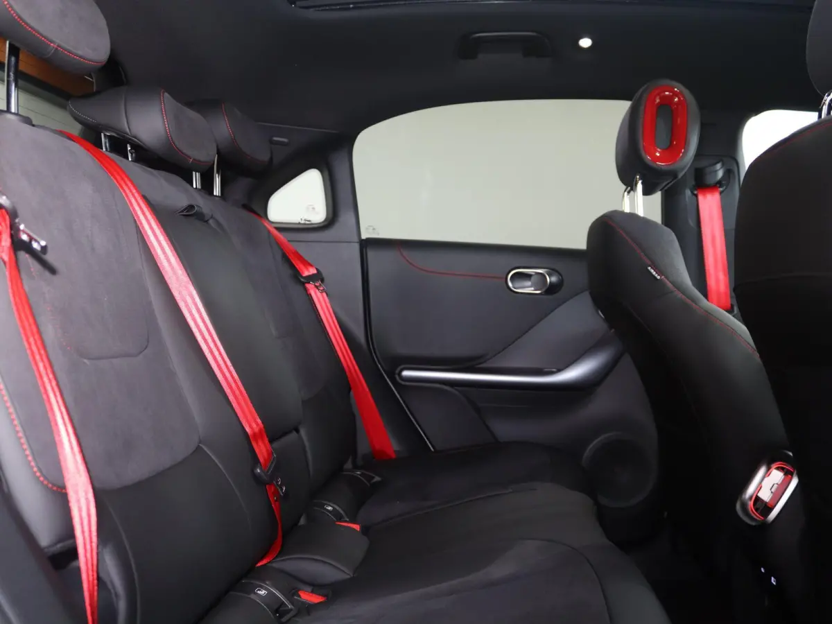 BRABUS 66 kWh | Panoramadak | HUD | Keyless entry | 360 Camera | Memory | Drive Pilot | 428 PK! |