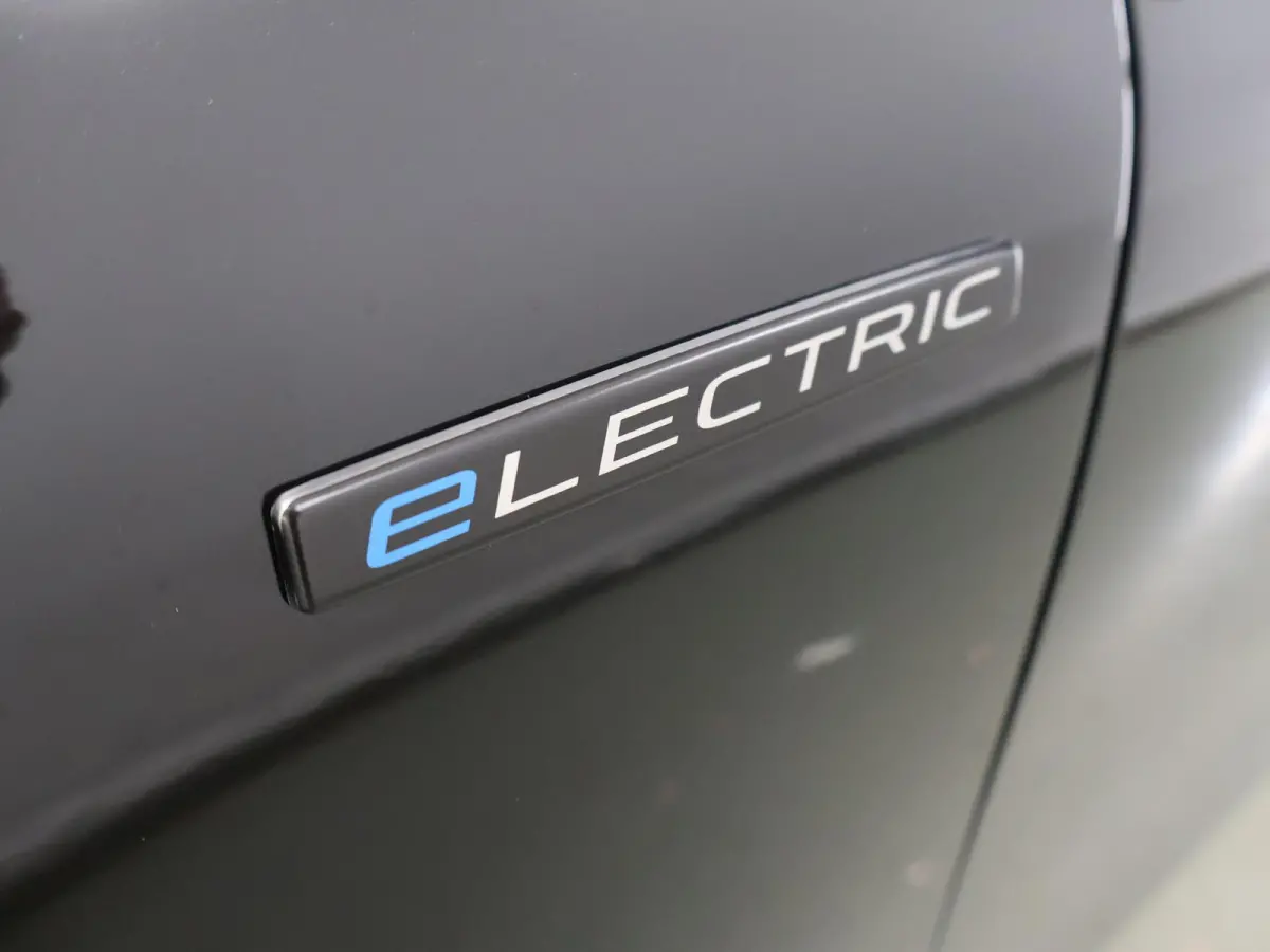 112 Base L2 51 kWh