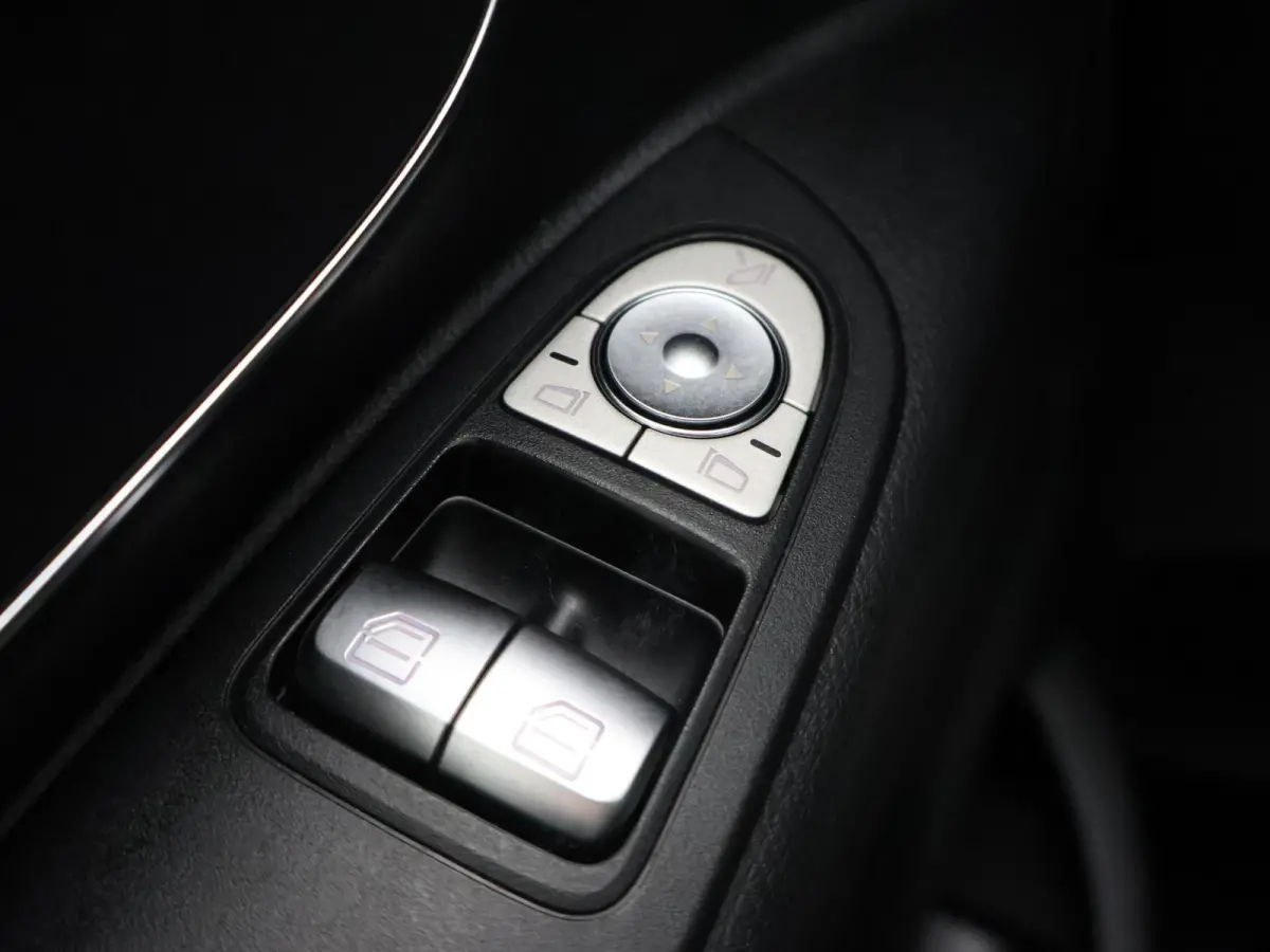 116 CDI | AUT. | L2 | SELECT | AUTOMAAT | NAVIGATIE | CAMERA | MULTI-BEAM LED | ACHTERDEUREN | STOELVERWARMING | KUNST LEDER | TREKHAAK | LICHTMETALEN WIELEN | 270 DEUREN | CERTIFIED