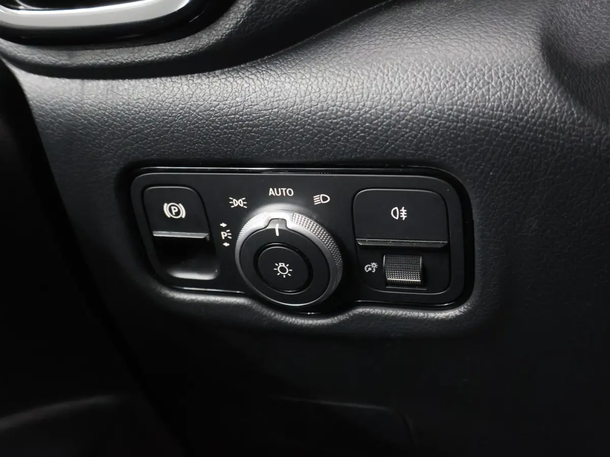 116 CDI | AUT. | L2 | SELECT | AUTOMAAT | NAVIGATIE | CAMERA | MULTI-BEAM LED | ACHTERDEUREN | STOELVERWARMING | KUNST LEDER | TREKHAAK | LICHTMETALEN WIELEN | 270 DEUREN | CERTIFIED