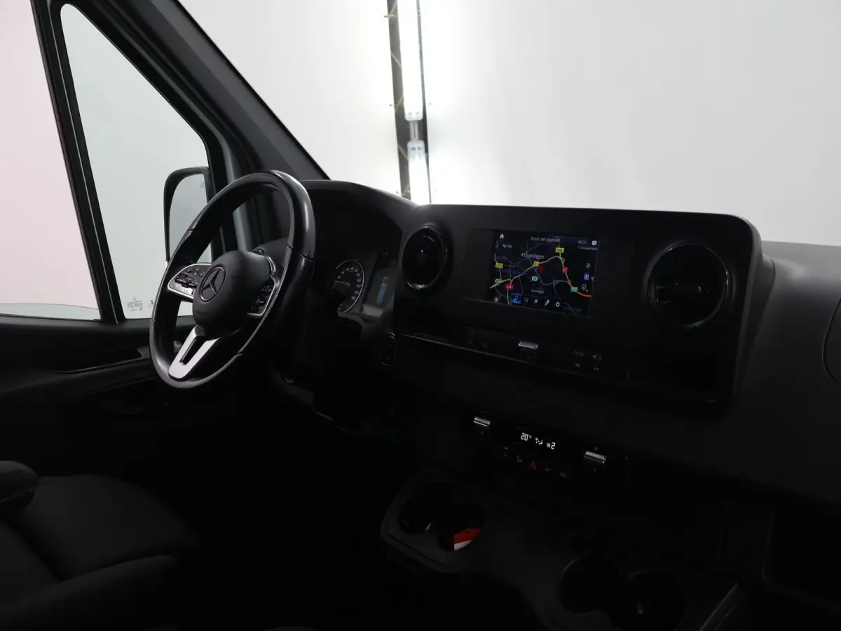 516 CDI L2 H2 | Aut. | Dubbel Lucht | Navigatie | Parkeercamera| Airco | Keyless Go | 3-zits | Laadruimte-pakket |