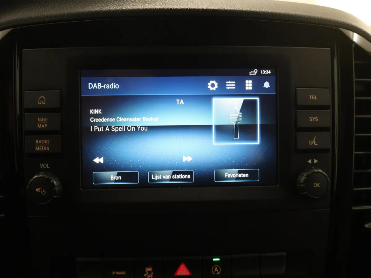119 CDI | Aut. | Lang L2 | 4X4 | Lederen Bekleding | Parkeercamera | 2-zits | LED Koplampen | Cruise Control | LM Velgen | Inrichting | Stoelverwarming | Certified