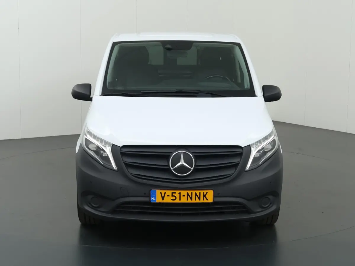 119 CDI | Aut. | Lang L2 | 4X4 | Lederen Bekleding | Parkeercamera | 2-zits | LED Koplampen | Cruise Control | LM Velgen | Inrichting | Stoelverwarming | Certified