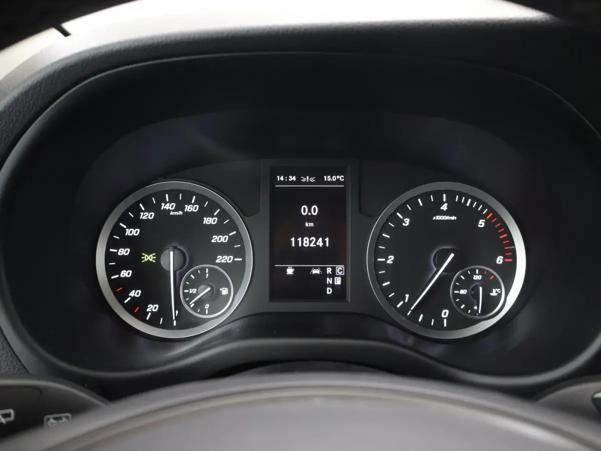 119 CDI | Aut. | Lang L2 | 4X4 | Lederen Bekleding | Parkeercamera | 2-zits | LED Koplampen | Cruise Control | LM Velgen | Inrichting | Stoelverwarming | Certified