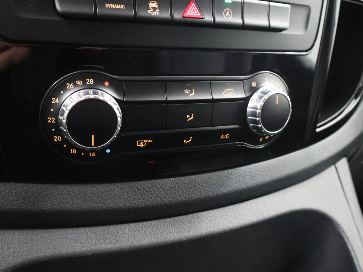 119 CDI | Aut. | Lang L2 | 4X4 | Lederen Bekleding | Parkeercamera | 2-zits | LED Koplampen | Cruise Control | LM Velgen | Inrichting | Stoelverwarming | Certified