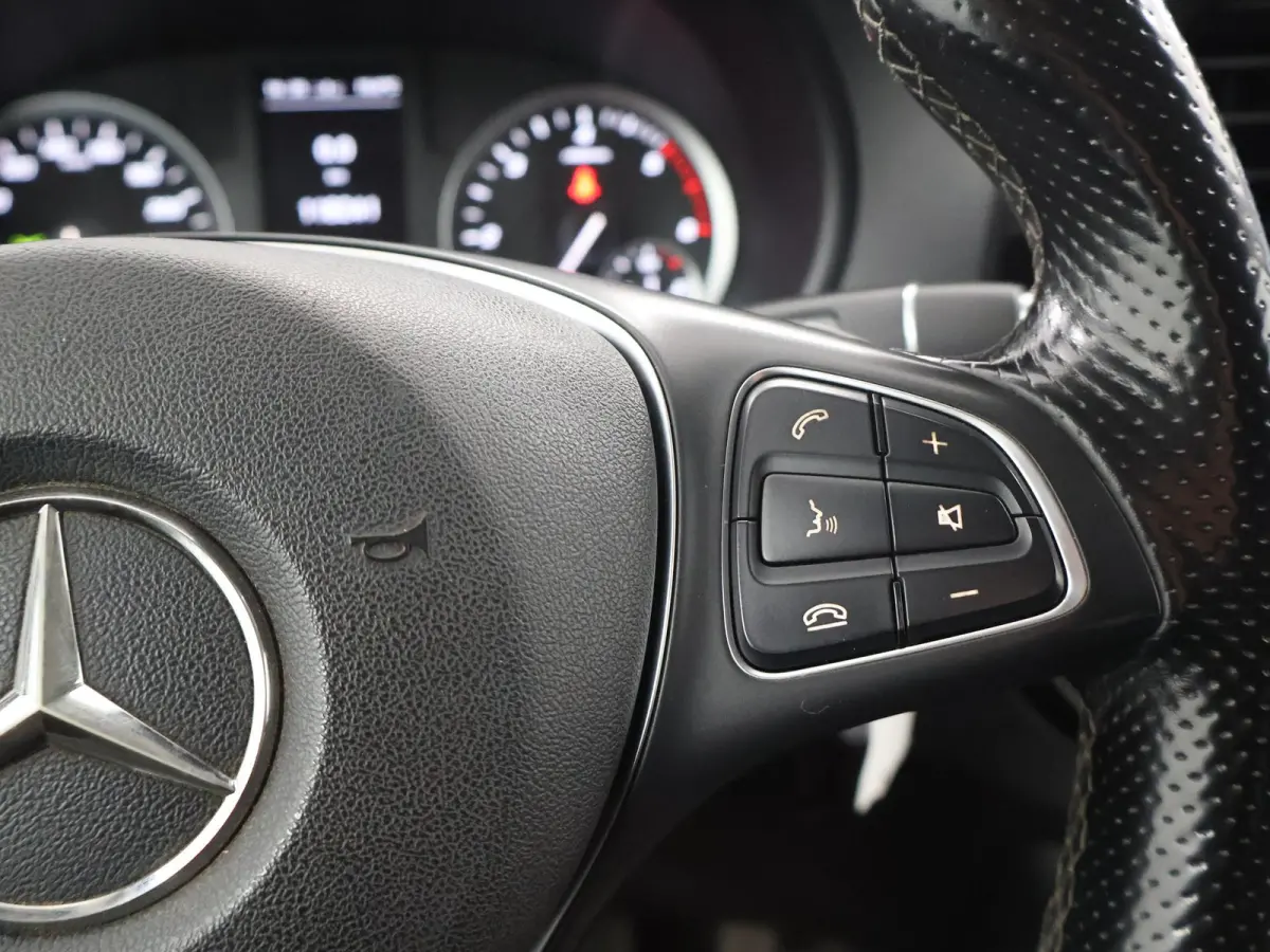 119 CDI | Aut. | Lang L2 | 4X4 | Lederen Bekleding | Parkeercamera | 2-zits | LED Koplampen | Cruise Control | LM Velgen | Inrichting | Stoelverwarming | Certified