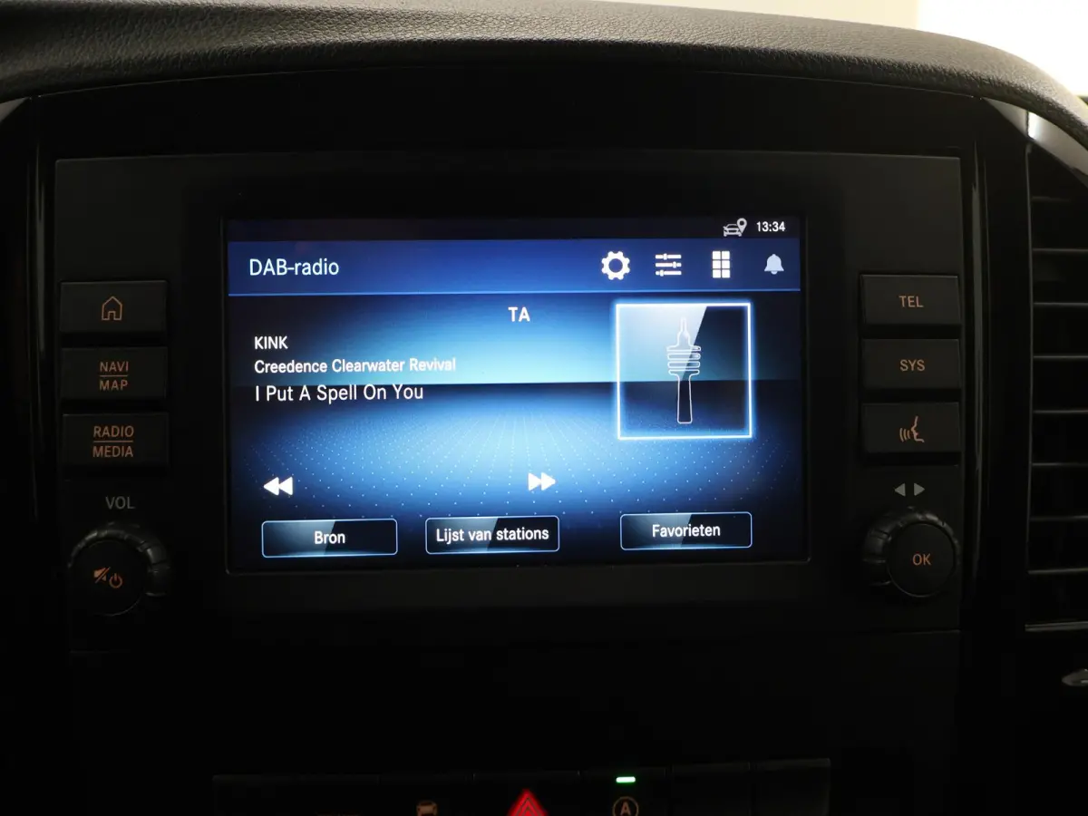 119 CDI | Aut. | Lang L2 | 4X4 | Lederen Bekleding | Parkeercamera | 2-zits | LED Koplampen | Cruise Control | LM Velgen | Inrichting | Stoelverwarming | Certified