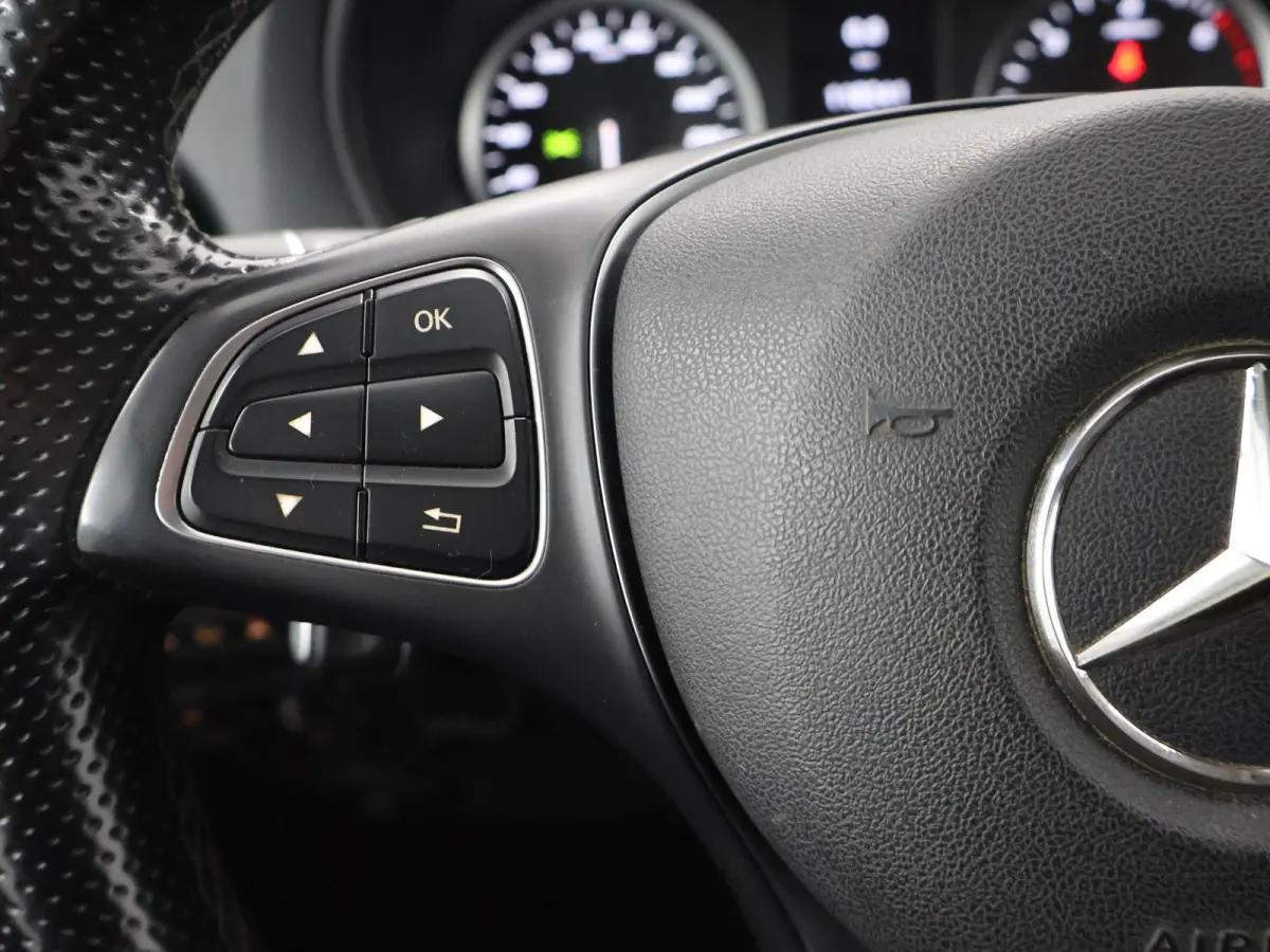 119 CDI | Aut. | Lang L2 | 4X4 | Lederen Bekleding | Parkeercamera | 2-zits | LED Koplampen | Cruise Control | LM Velgen | Inrichting | Stoelverwarming | Certified