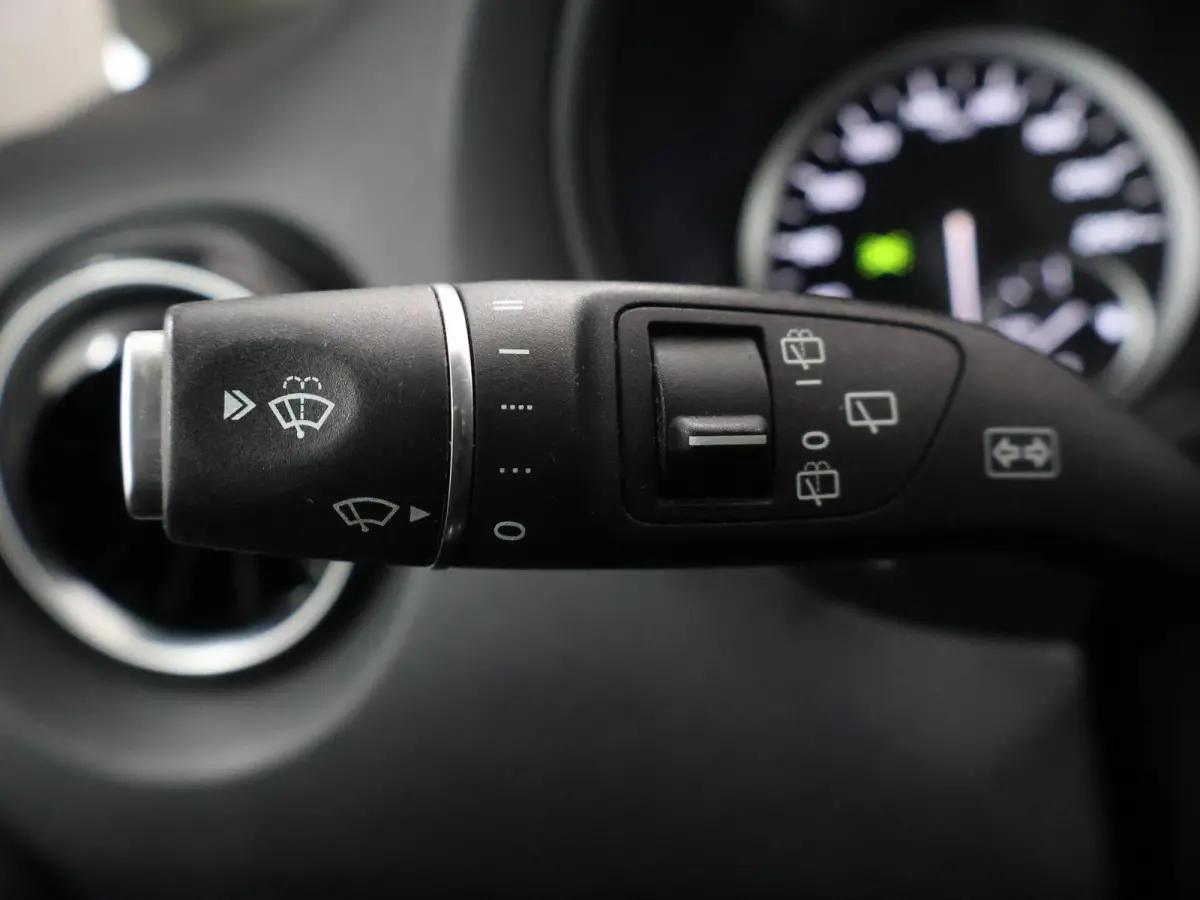 119 CDI | Aut. | Lang L2 | 4X4 | Lederen Bekleding | Parkeercamera | 2-zits | LED Koplampen | Cruise Control | LM Velgen | Inrichting | Stoelverwarming | Certified