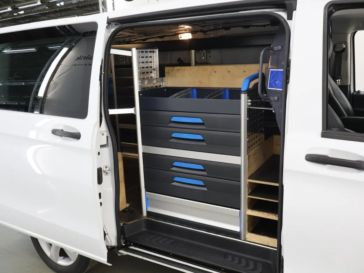 119 CDI | Aut. | Lang L2 | 4X4 | Lederen Bekleding | Parkeercamera | 2-zits | LED Koplampen | Cruise Control | LM Velgen | Inrichting | Stoelverwarming | Certified