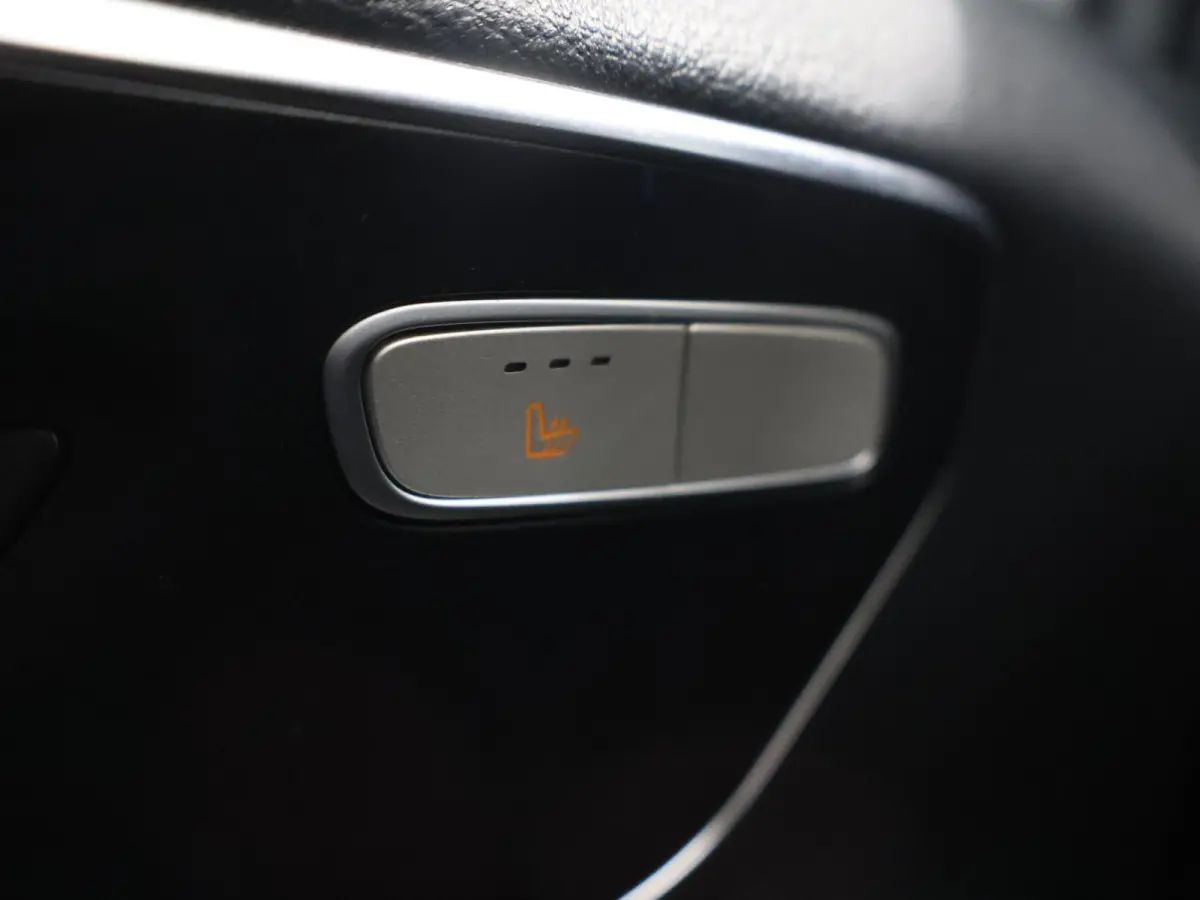 119 CDI | Aut. | Lang L2 | 4X4 | Lederen Bekleding | Parkeercamera | 2-zits | LED Koplampen | Cruise Control | LM Velgen | Inrichting | Stoelverwarming | Certified
