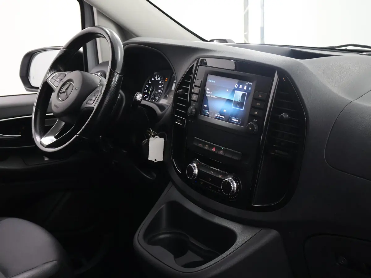 119 CDI | Aut. | Lang L2 | 4X4 | Lederen Bekleding | Parkeercamera | 2-zits | LED Koplampen | Cruise Control | LM Velgen | Inrichting | Stoelverwarming | Certified