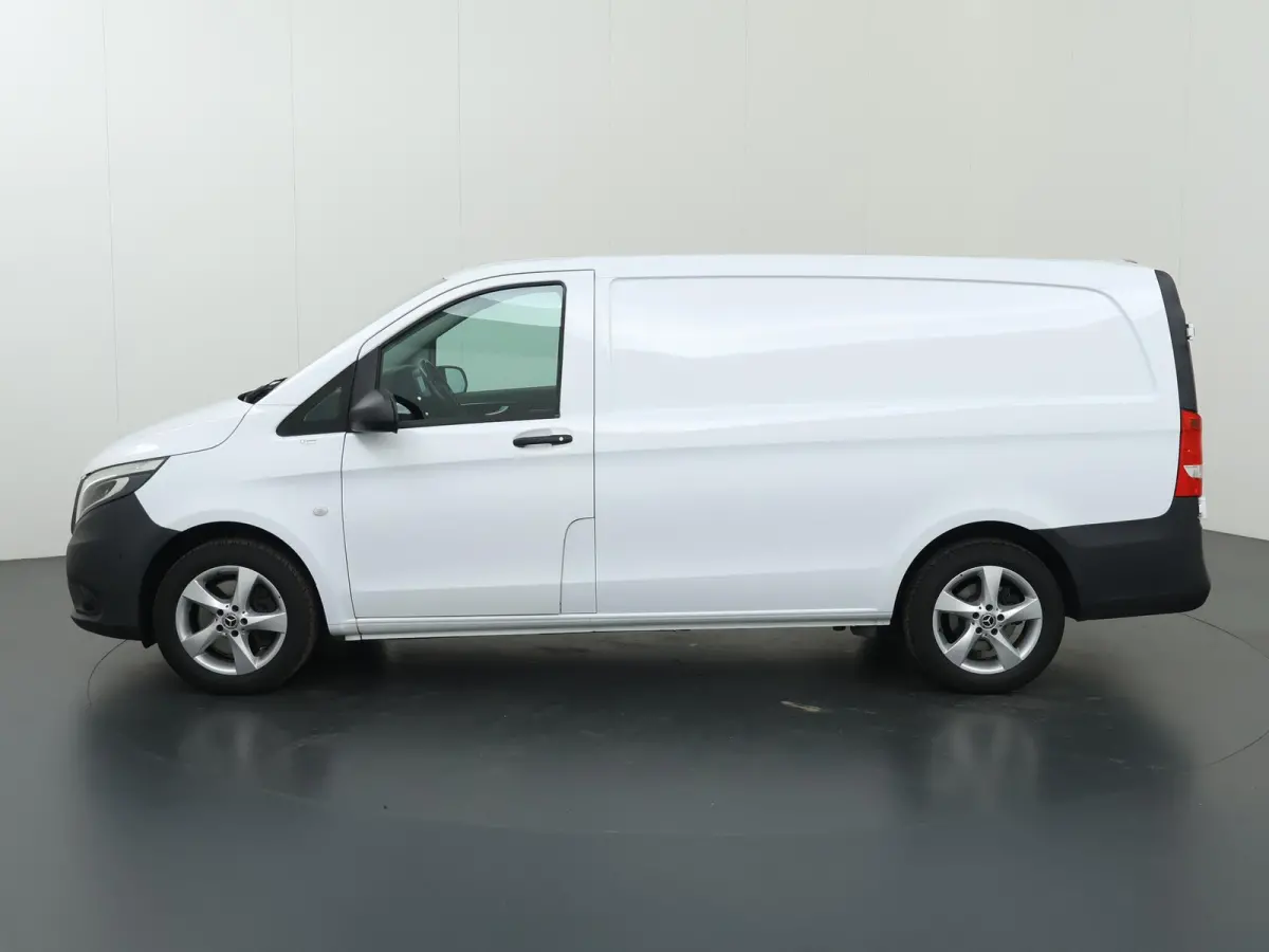 119 CDI | Aut. | Lang L2 | 4X4 | Lederen Bekleding | Parkeercamera | 2-zits | LED Koplampen | Cruise Control | LM Velgen | Inrichting | Stoelverwarming | Certified