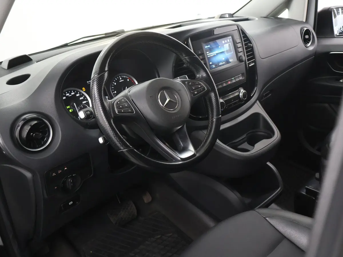 119 CDI | Aut. | Lang L2 | 4X4 | Lederen Bekleding | Parkeercamera | 2-zits | LED Koplampen | Cruise Control | LM Velgen | Inrichting | Stoelverwarming | Certified