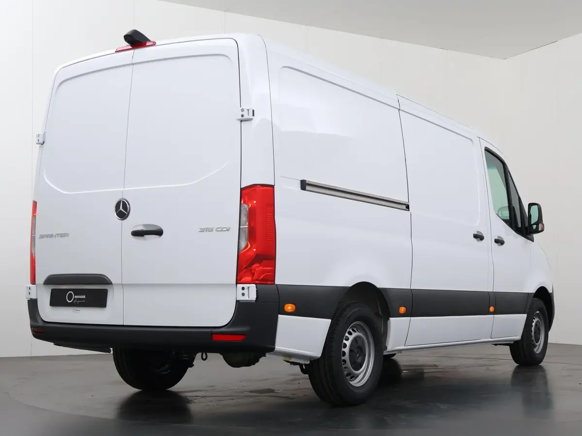315 CDI | L2 H1 | RWD | PRO | Parkeercamera | Airc | Parkeercamera | Airco | Dodehoekassistent | Zijwindassistent | Cruise Control | Chauffeursstoel |