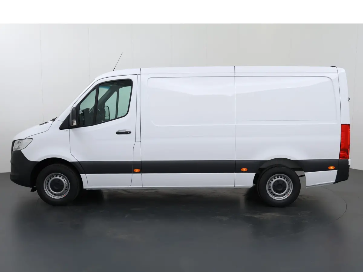 315 CDI | L2 H1 | RWD | PRO | Parkeercamera | Airc | Parkeercamera | Airco | Dodehoekassistent | Zijwindassistent | Cruise Control | Chauffeursstoel |