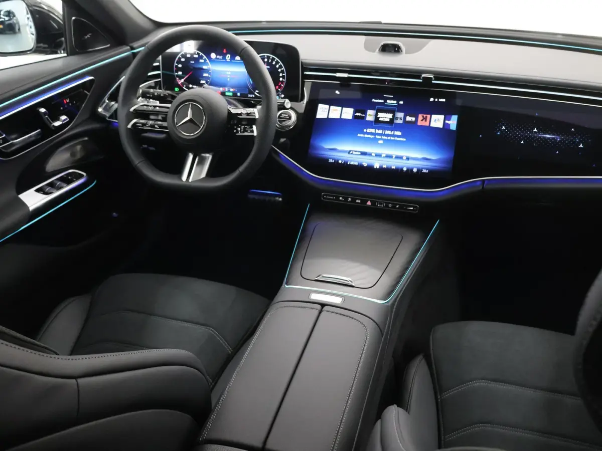300e Sport Edition | AMG | Panoramadak | Rijassistentiepakket | Hyperscreen | Premium pakket  | Keyless | DIGITAL Light | Trekhaak