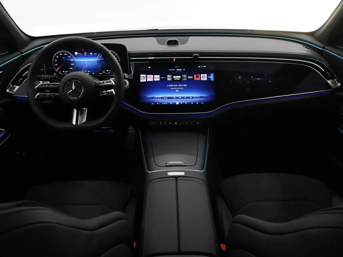300e Sport Edition | AMG | Panoramadak | Rijassistentiepakket | Hyperscreen | Premium pakket  | Keyless | DIGITAL Light | Trekhaak