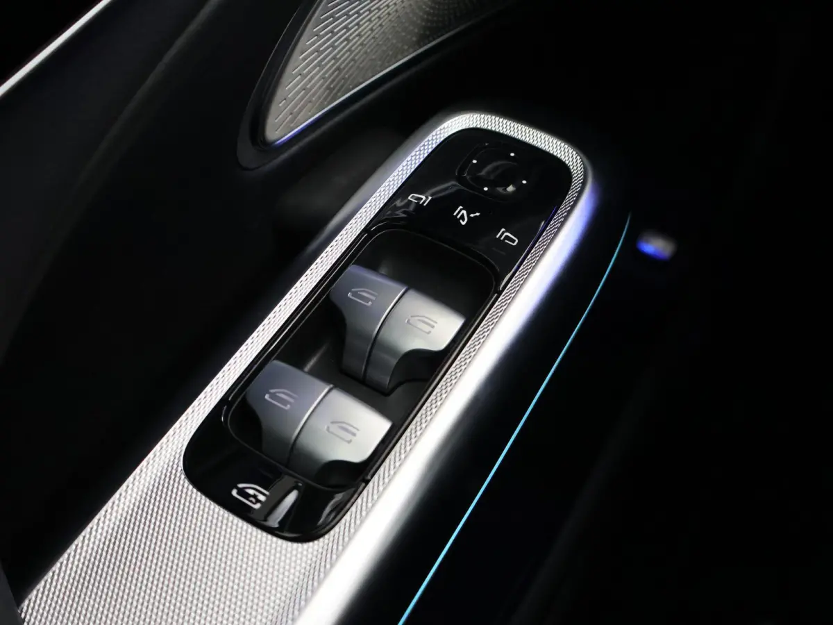 300e Sport Edition | AMG | Panoramadak | Rijassistentiepakket | Hyperscreen | Premium pakket  | Keyless | DIGITAL Light | Trekhaak